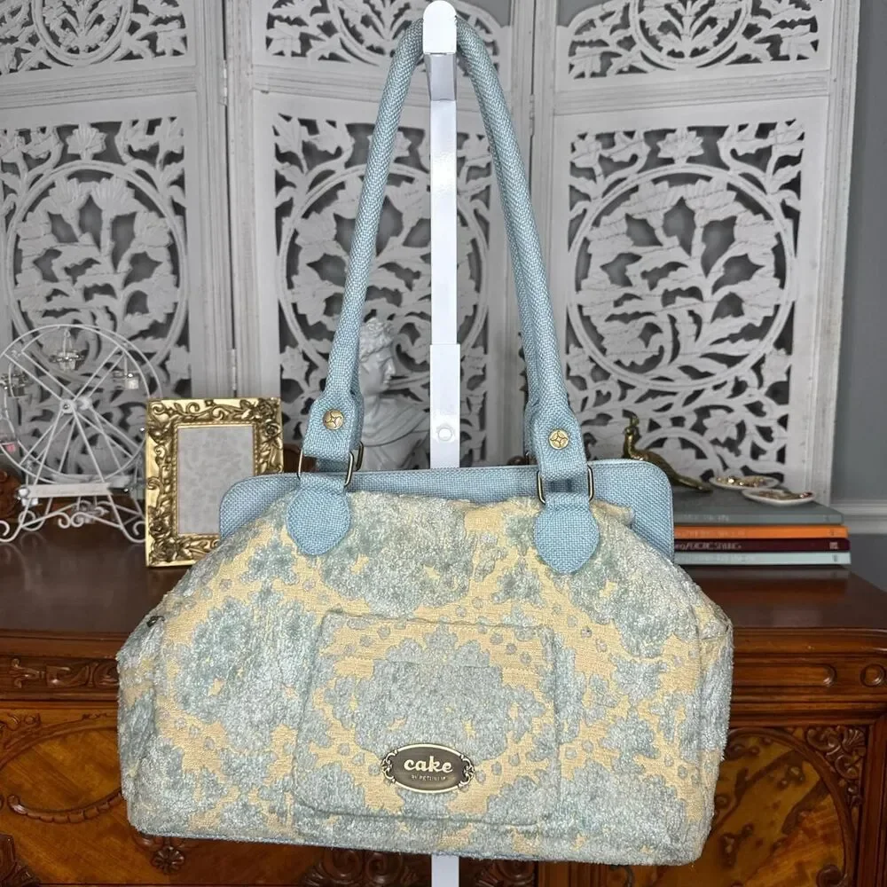 Petunia Pickle Bottom Cake Diaper Bag 3 Piece Set